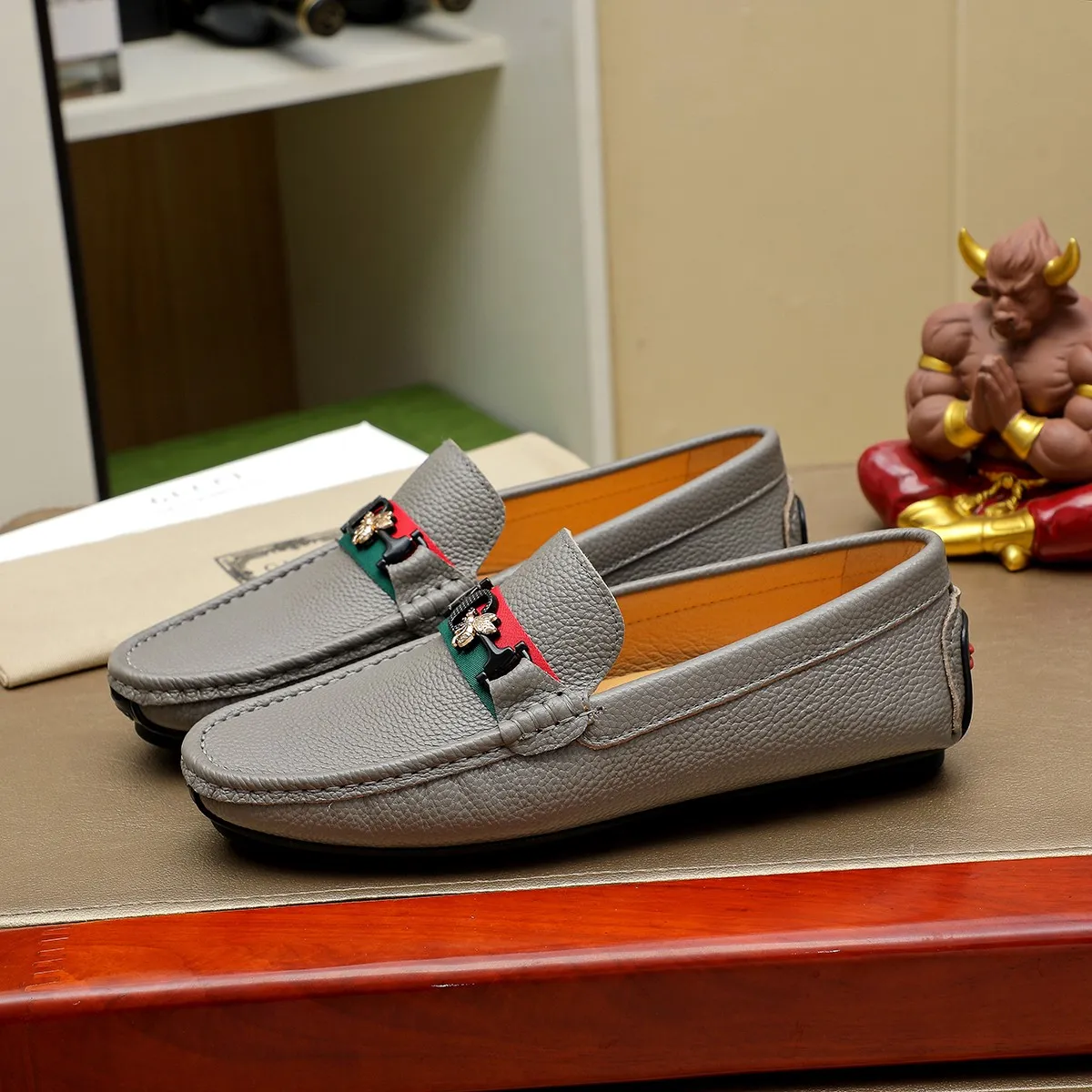 Men's shoes 💰360💰💰GUCCI Gucci official website synchronizes the latest model 🛃The upper is made of imported cowhide, 🐷leather lining, rubber outsole, 🎩🎩top-notch handcrafted workmanship with fine stitches and threads🔍definitely satisfy those perfectionist men who pursue high luxury quality 👏 Colors available! Code number 38-45 Large quantity in stock